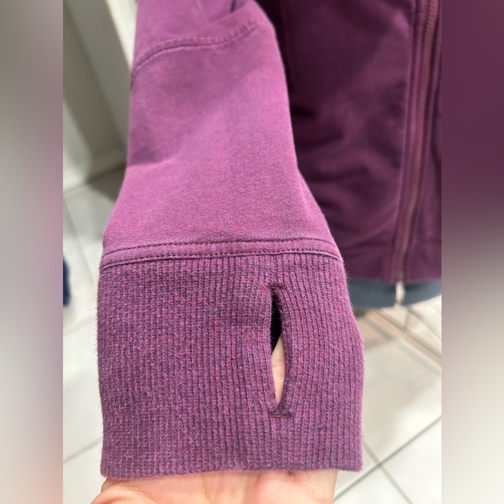 Lululemon Women’s full zipp Hoodie / Size 10 / Purple - Picture 4 of 13